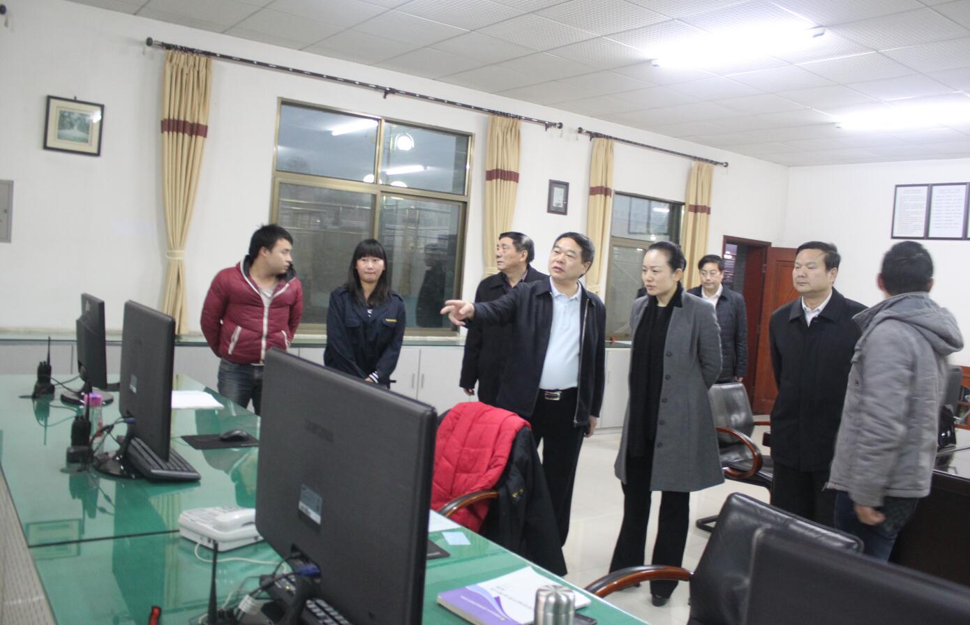2014年1月，時(shí)任懷化市市長李暉蒞臨公司調(diào)研.JPG